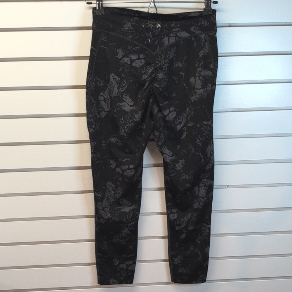 Gymshark X KK Fit collection Black Camo 7/8 Leggings size Small EUC - Picture 5 of 7